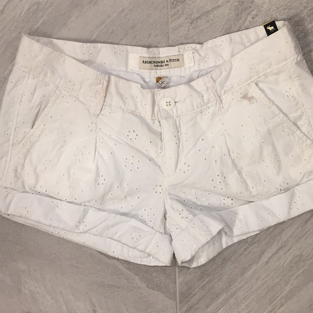 New Abercrombie & Fitch White Lace Shorts Size 2
